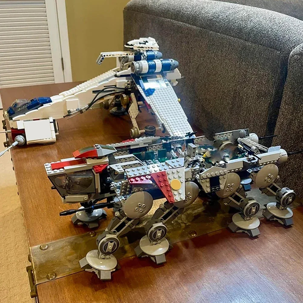 Technical Republic Dropship AT-OT Building Blocks Set