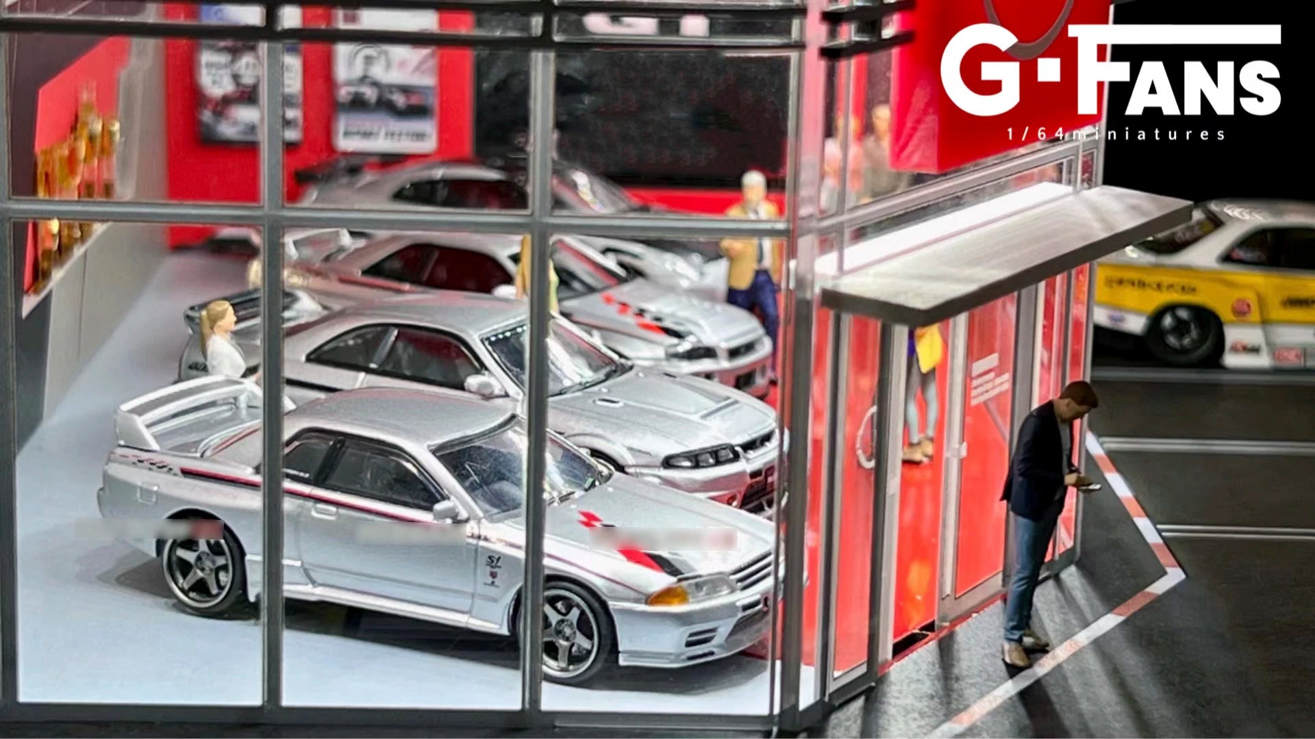 1:64 G-FANS Diorama Car Garage – LED Display Scene Model