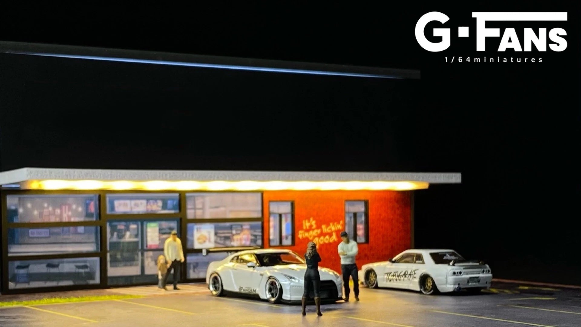 1:64 G-FANS Diorama Car Garage – LED Display Scene Model