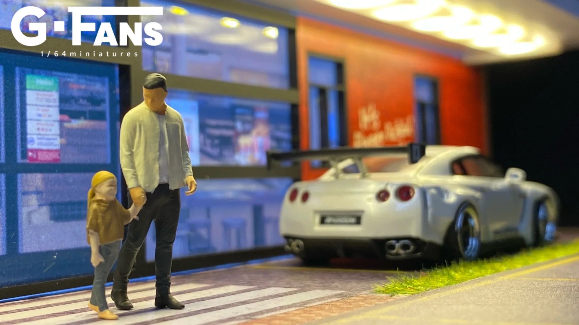 1:64 G-FANS Diorama Car Garage – LED Display Scene Model
