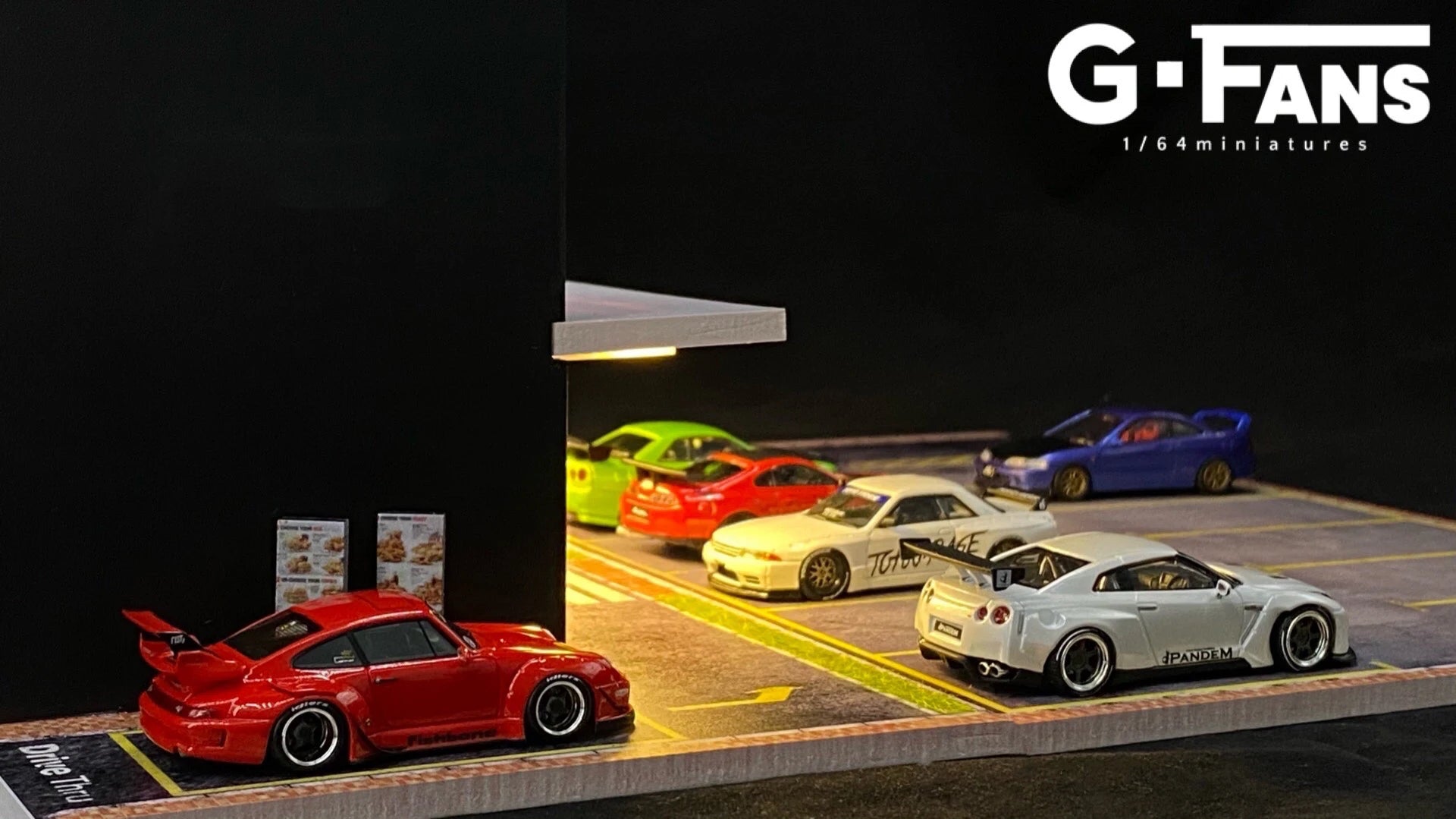 1:64 G-FANS Diorama Car Garage – LED Display Scene Model